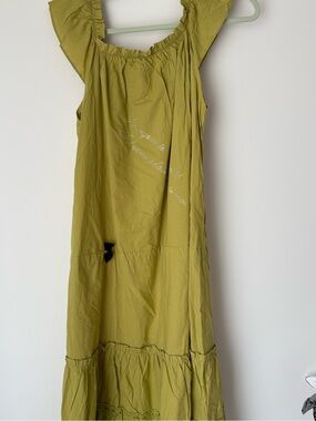Zannza Olive Green Sleeveless Midi Dress